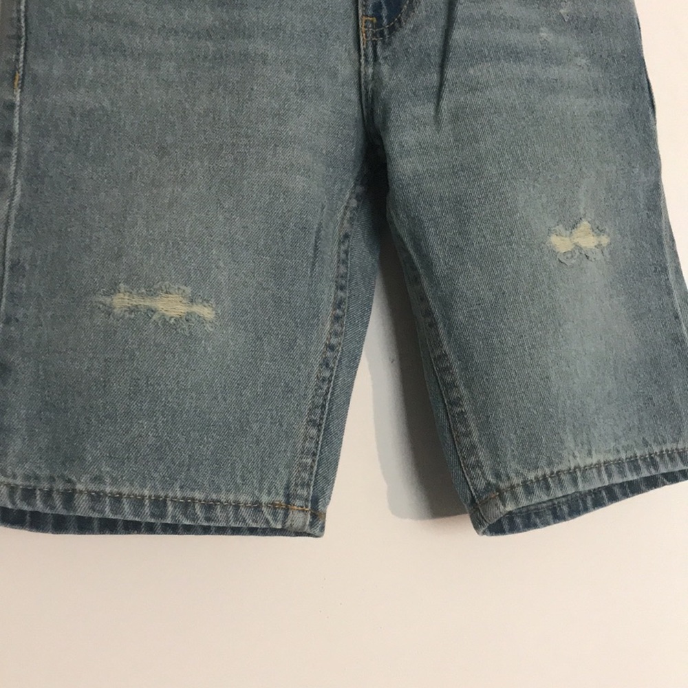 Levi’s Youth Denim Shorts Size 8. - Picture 2 of 6